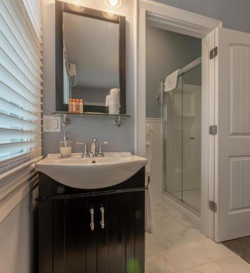 فندق Homestead Inn