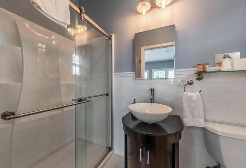 فندق Homestead Inn