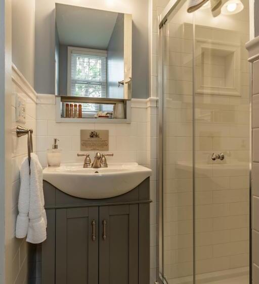 فندق Homestead Inn