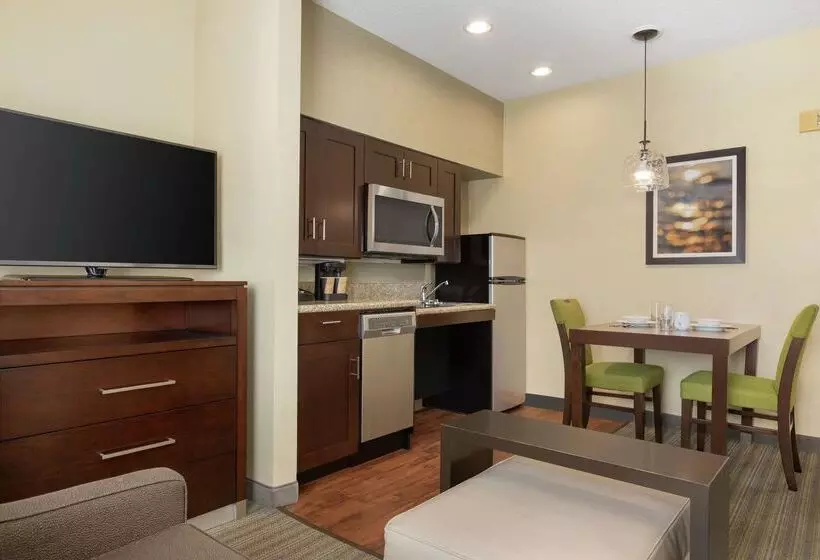 Отель Homewood Suites By Hilton St. Petersburg Clearwater