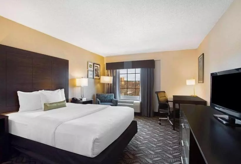 هتل La Quinta By Wyndham Springfield