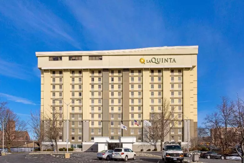 هتل La Quinta By Wyndham Springfield