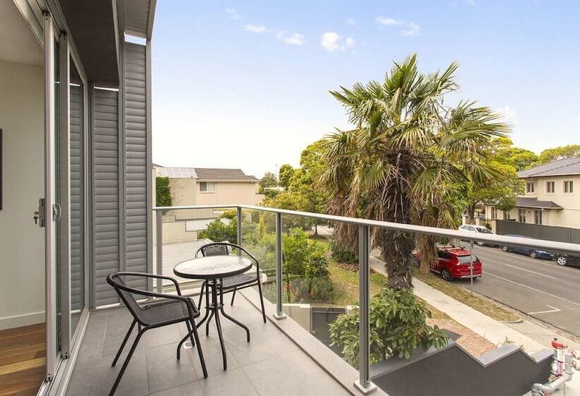 Bold And Beautiful In Brighton