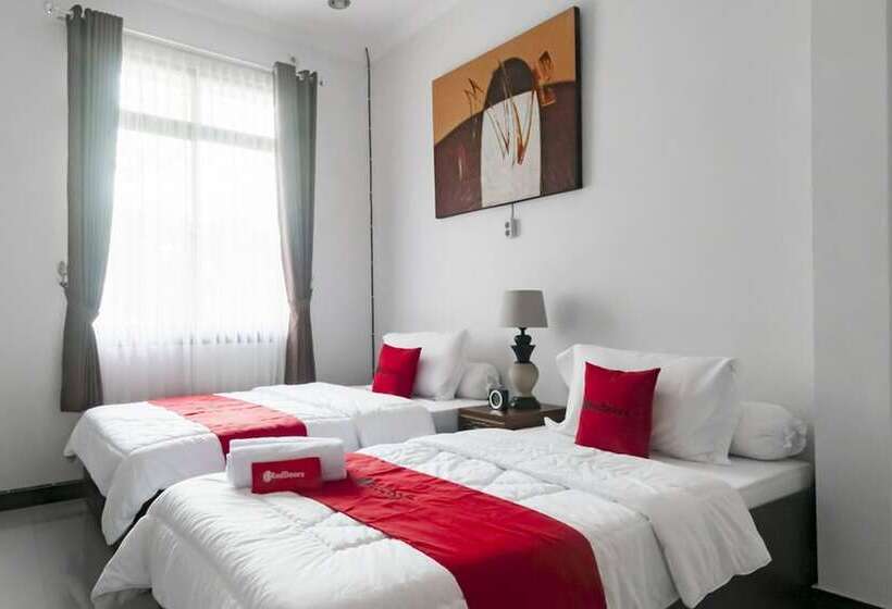 Pansiyon Reddoorz Syariah Plus Near Trans Studio Cibubur