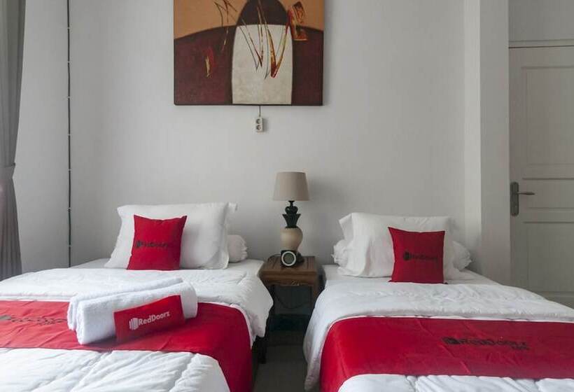 Pansiyon Reddoorz Syariah Plus Near Trans Studio Cibubur