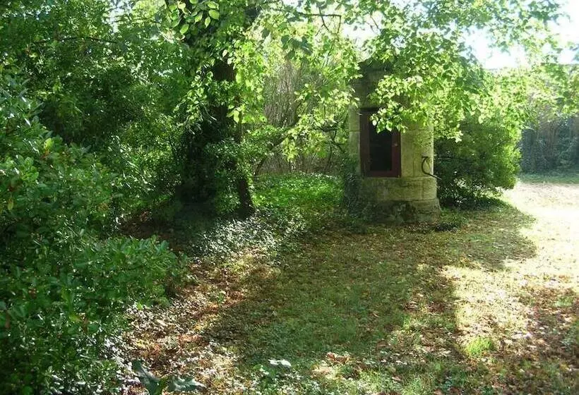 Aamiaismajoitus (B&B) La Cure Du Maine Charles