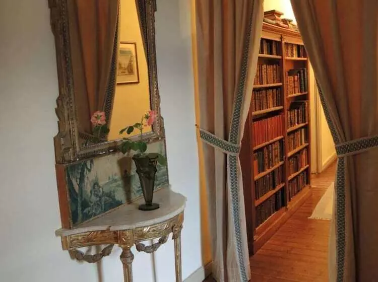 Aamiaismajoitus (B&B) La Cure Du Maine Charles