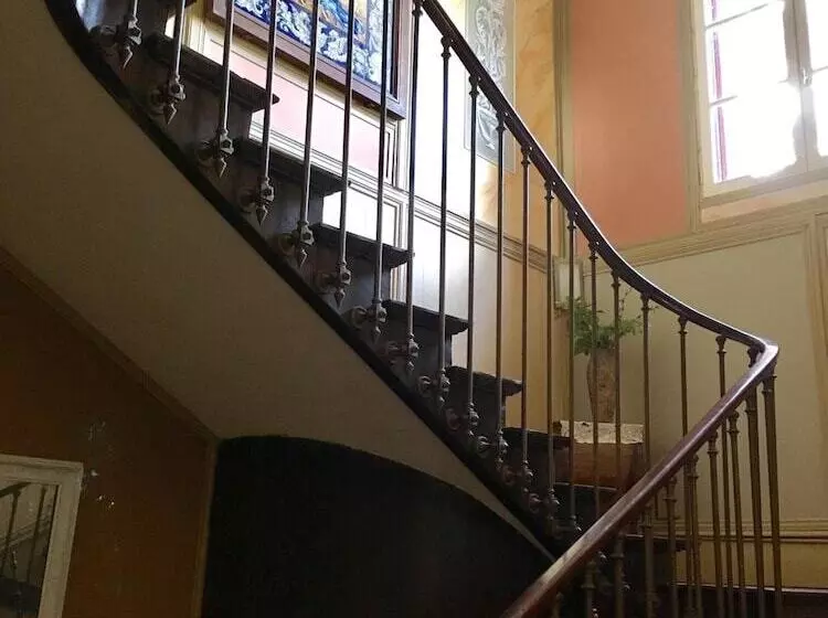 Aamiaismajoitus (B&B) La Cure Du Maine Charles