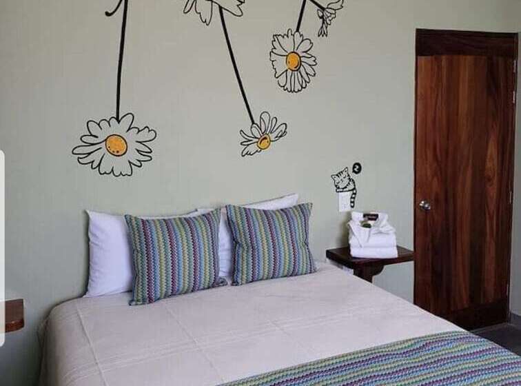 El Cihualteco Hotel Restaurante Bar