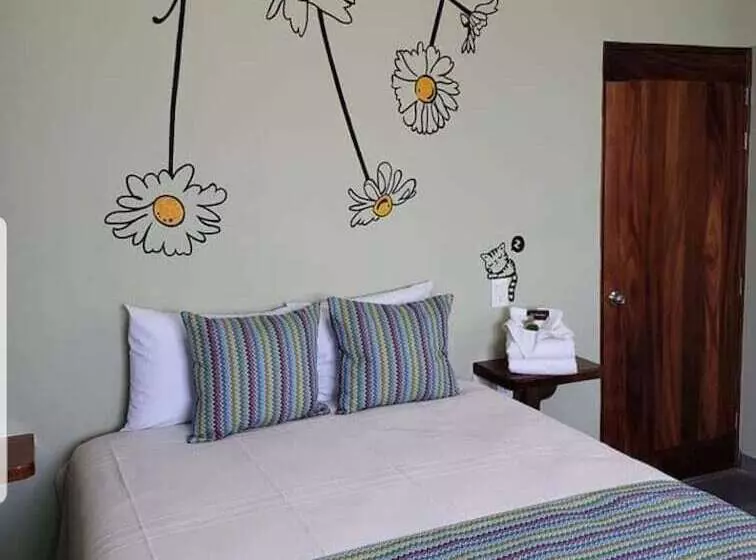 El Cihualteco Hotel Restaurante Bar