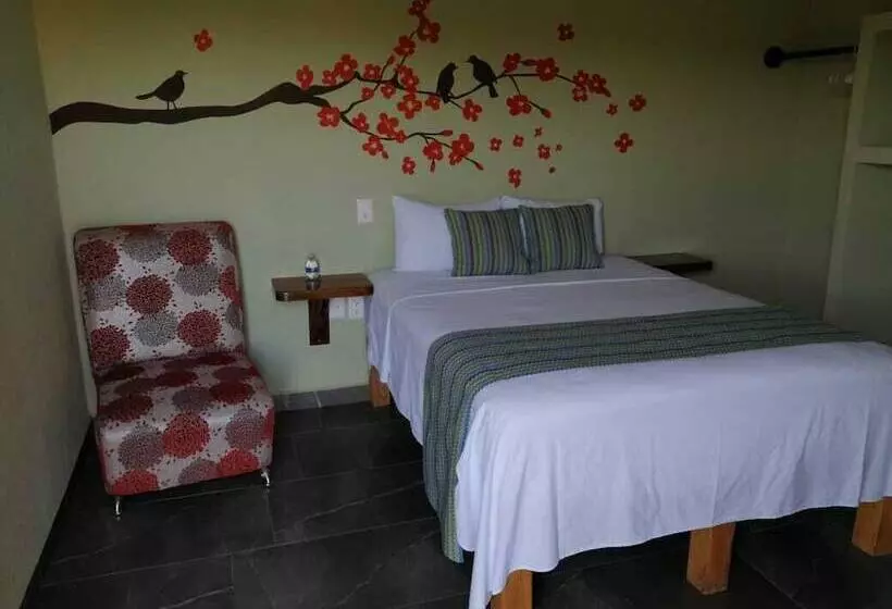 El Cihualteco Hotel Restaurante Bar