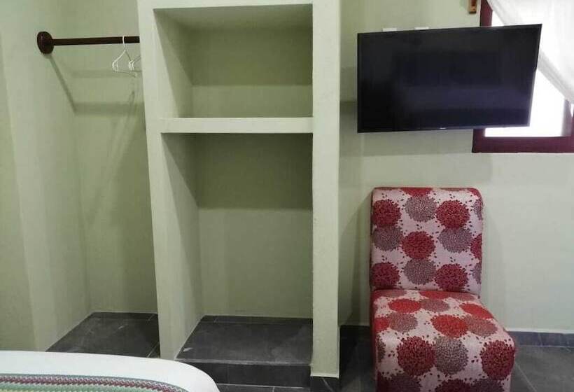 El Cihualteco Hotel Restaurante Bar