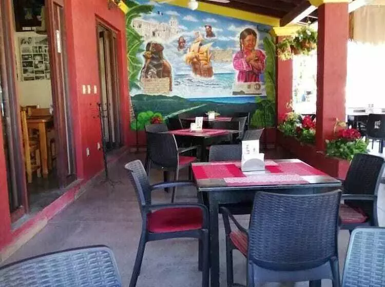 El Cihualteco Hotel Restaurante Bar