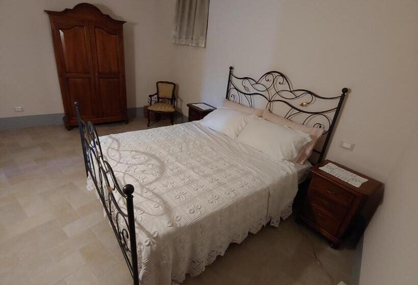 فندق Castello Di Fagnano Albergo Diffuso & Spa