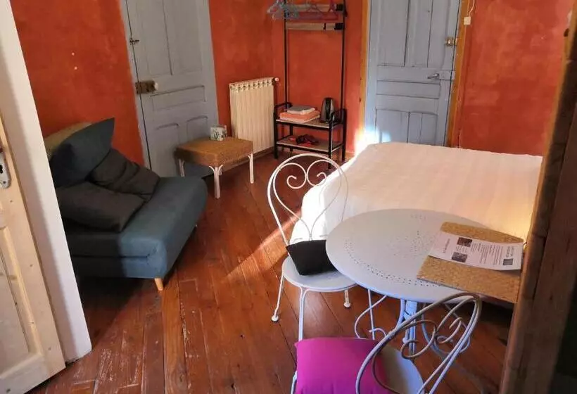 Aamiaismajoitus (B&B) La Petite étoile D Hôtes En Mercantour