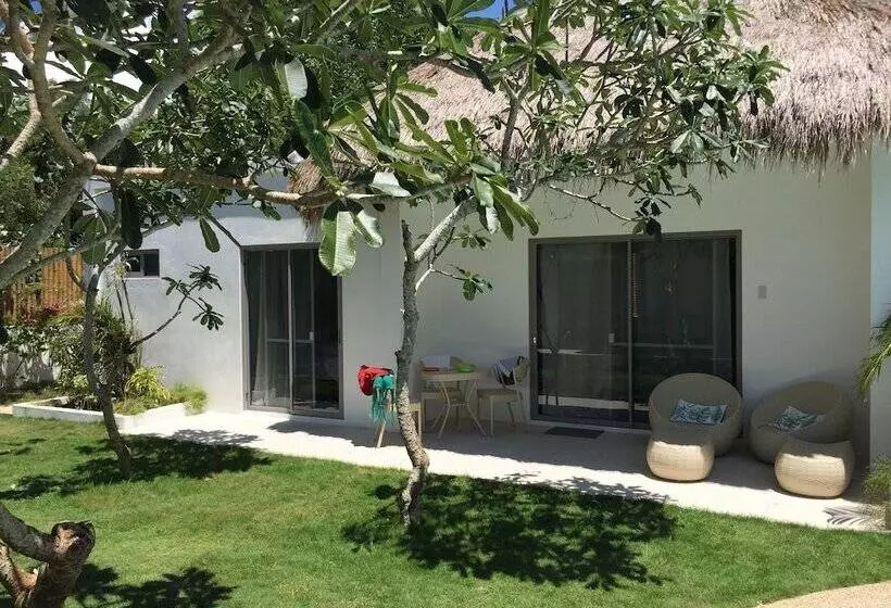 ホテル Alona Beach Side Inn