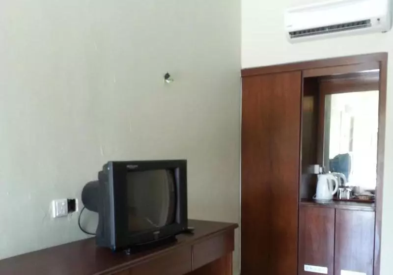 هتل Mersing Beach Resort