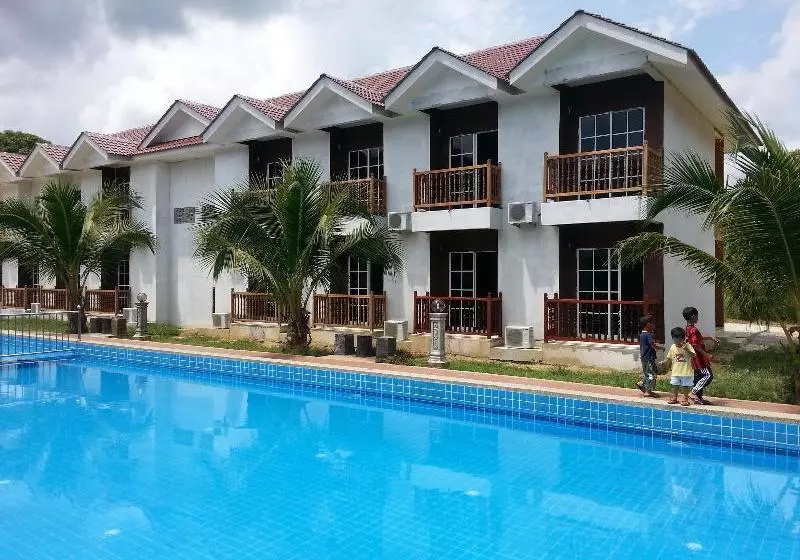 هتل Mersing Beach Resort