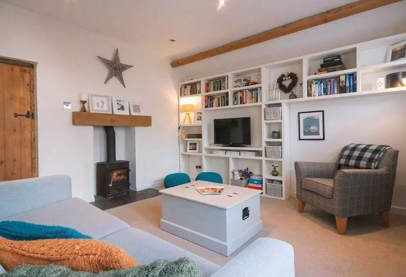 Church Cottage West Down, Sleeps 6 7, Dog Friendly