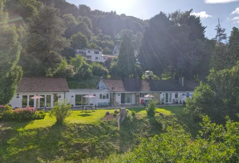 Paddocks Holiday Cottages Mimosa