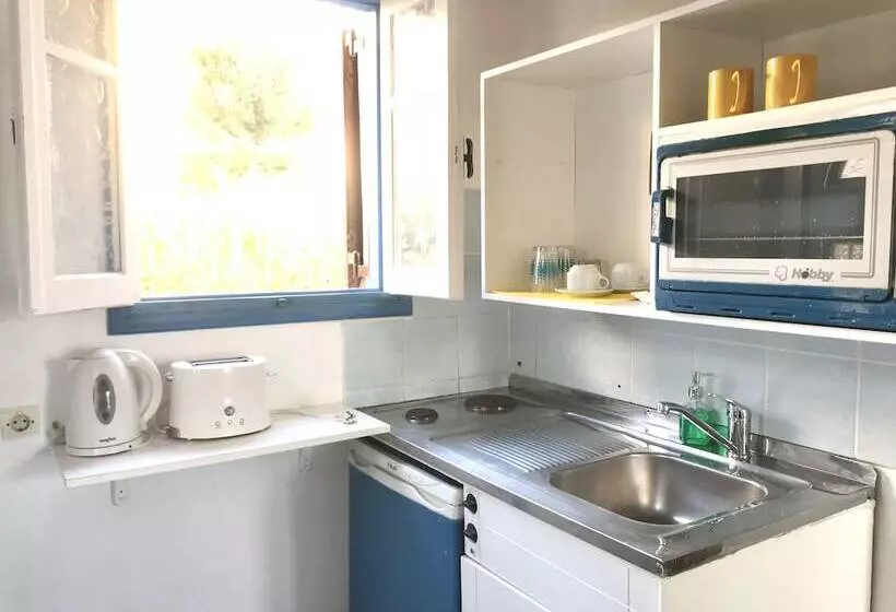 Sunflower Apartments & Studios