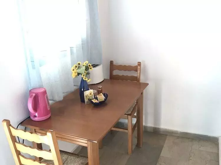 Sunflower Apartments & Studios