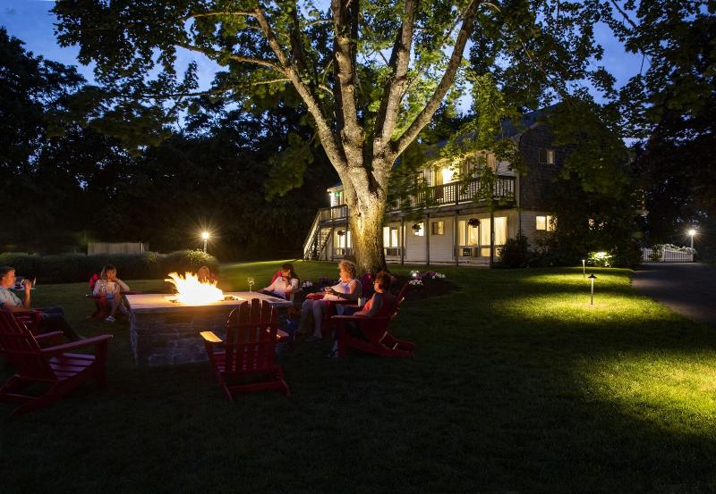 مبيت وإفطار Sesuit Harbor House