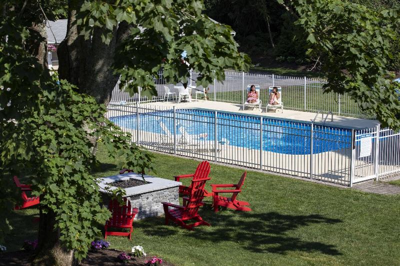 مبيت وإفطار Sesuit Harbor House