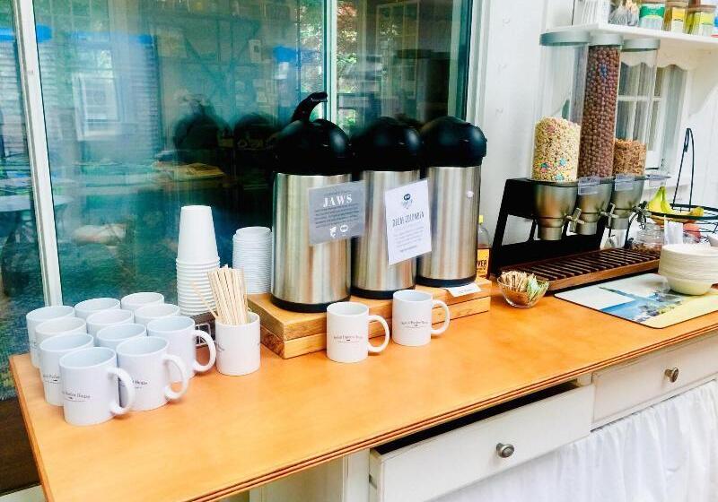 مبيت وإفطار Sesuit Harbor House