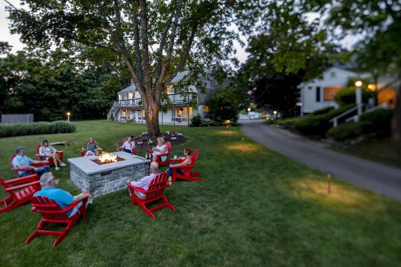 مبيت وإفطار Sesuit Harbor House