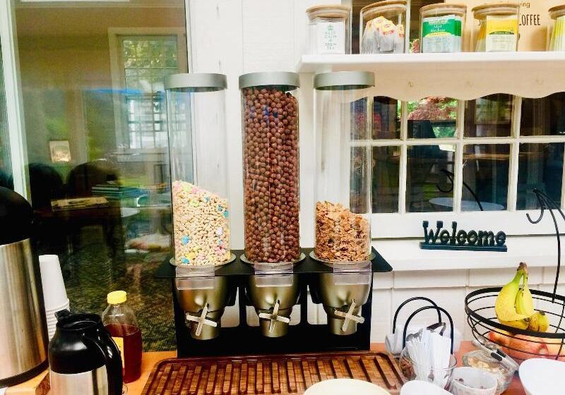 مبيت وإفطار Sesuit Harbor House