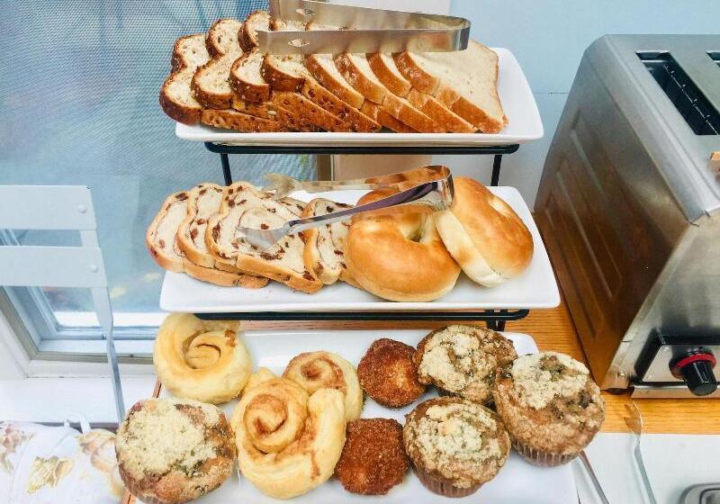 مبيت وإفطار Sesuit Harbor House