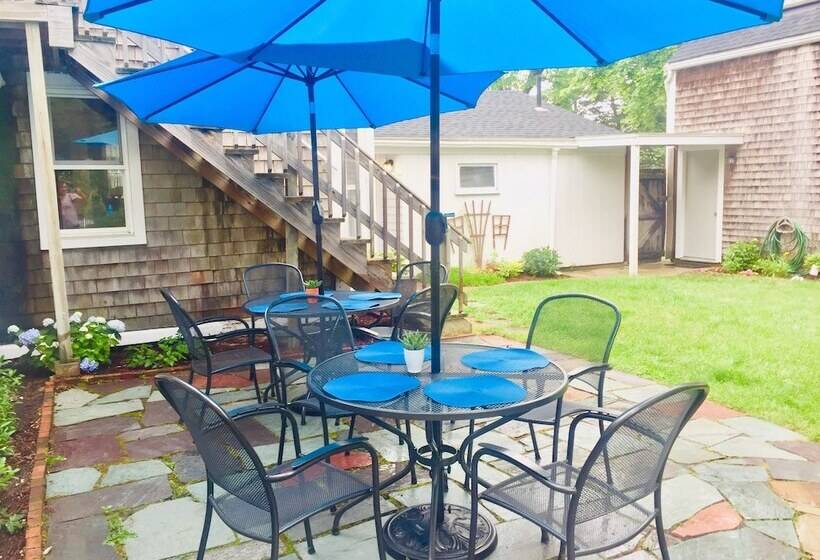 مبيت وإفطار Sesuit Harbor House