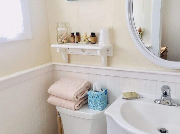 مبيت وإفطار Sesuit Harbor House