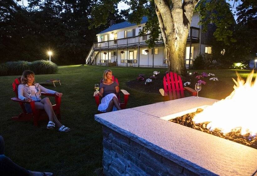 مبيت وإفطار Sesuit Harbor House