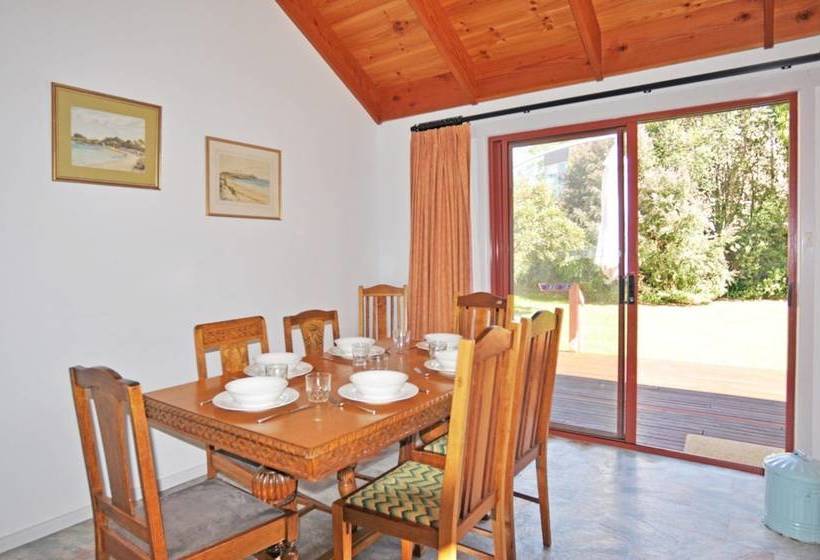 Beilby Beach Cottage  Free Wifi & Foxtel  Pet Friendly