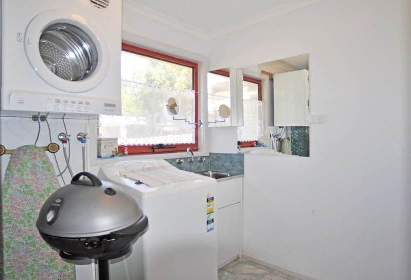 Beilby Beach Cottage  Free Wifi & Foxtel  Pet Friendly