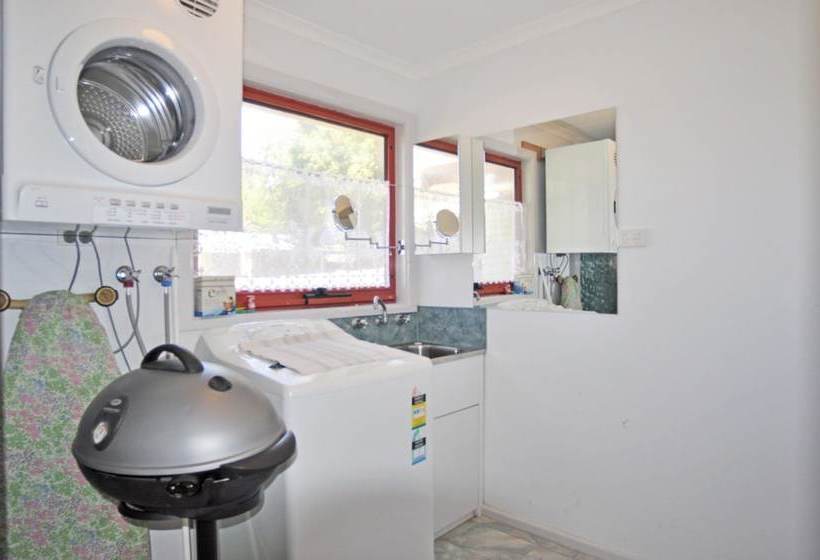 Beilby Beach Cottage  Free Wifi & Foxtel  Pet Friendly
