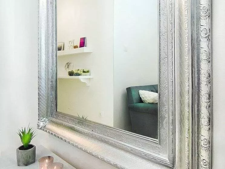 Charming 2 Bdr Apt Next To Piraeus Port