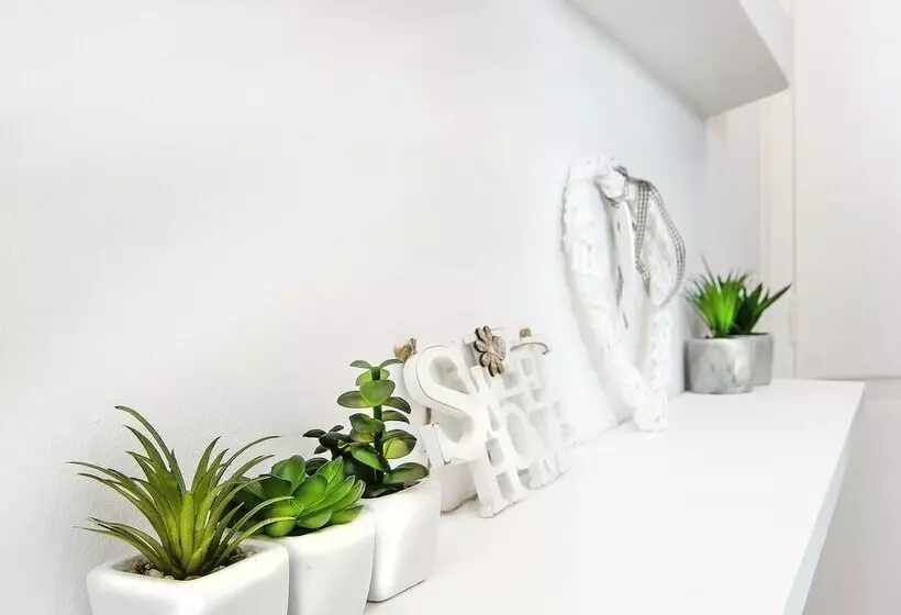 Charming 2 Bdr Apt Next To Piraeus Port