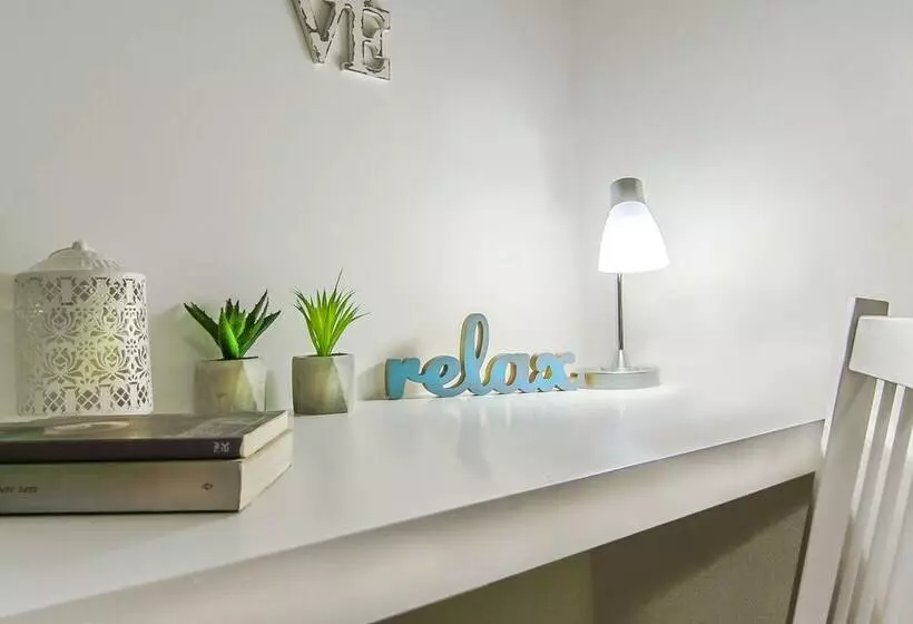 Charming 2 Bdr Apt Next To Piraeus Port