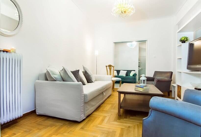 Charming 2 Bdr Apt Next To Piraeus Port