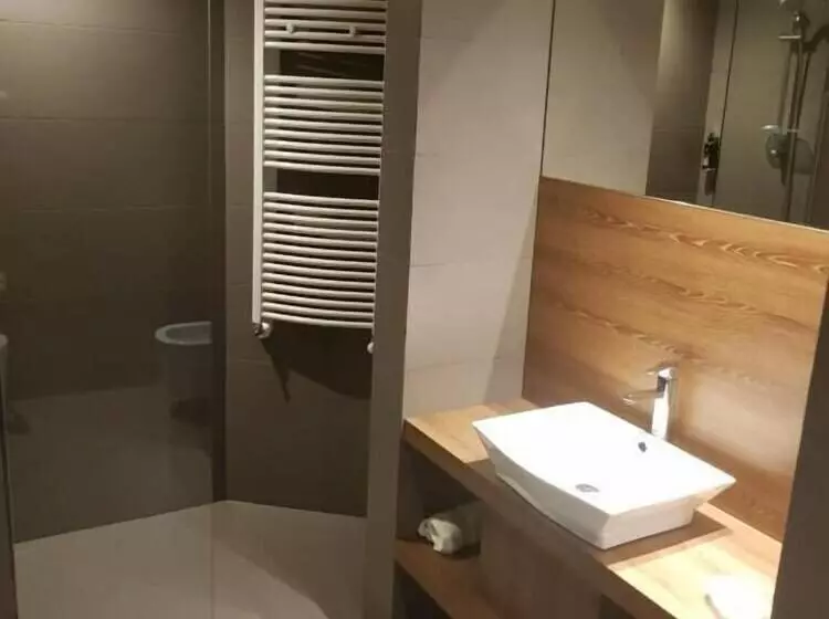 Le Pave Residences