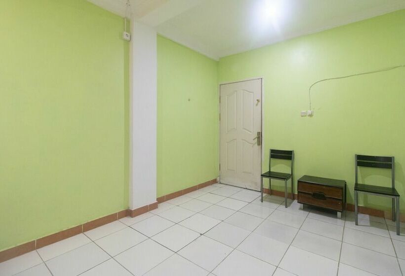 Hotel Reddoorz @ Frans Seda Kupang