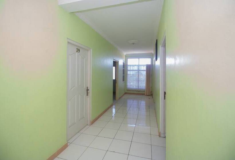 Hotel Reddoorz @ Frans Seda Kupang