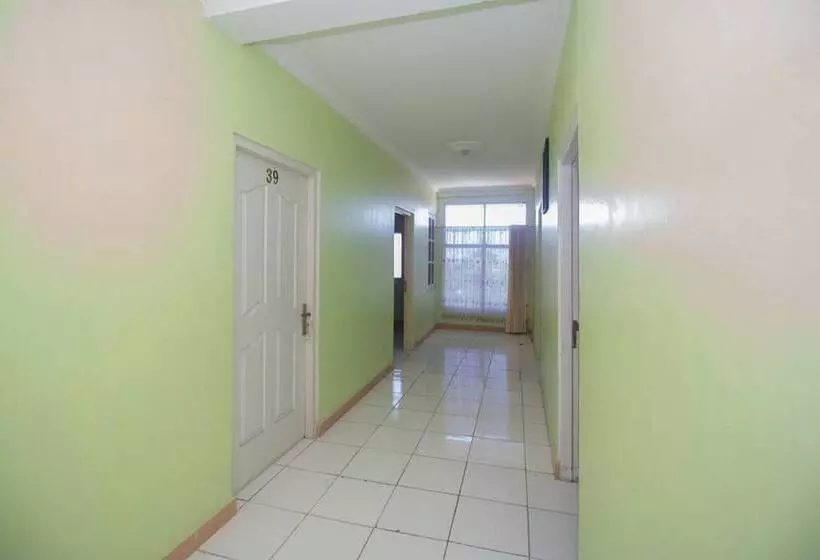 Hotelli Reddoorz @ Frans Seda Kupang