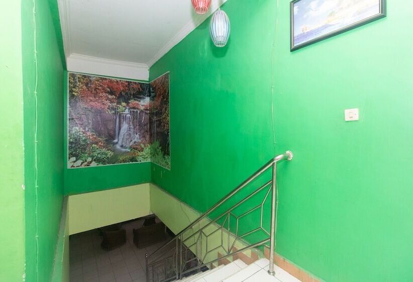Hotel Reddoorz @ Frans Seda Kupang