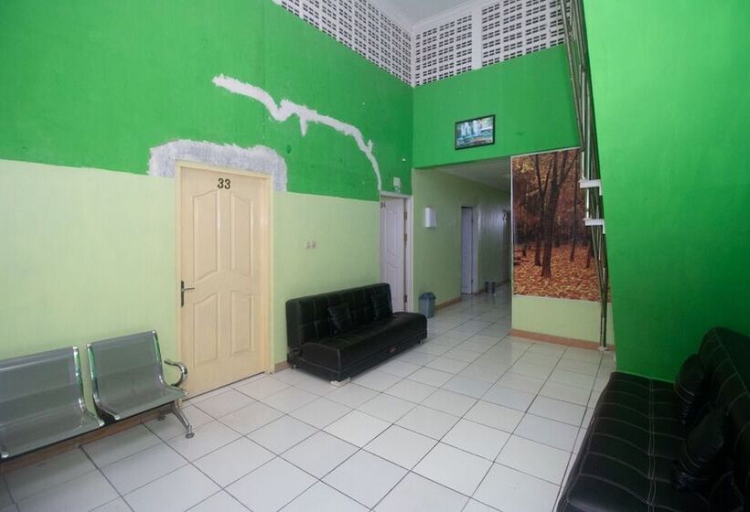 Hotel Reddoorz @ Frans Seda Kupang