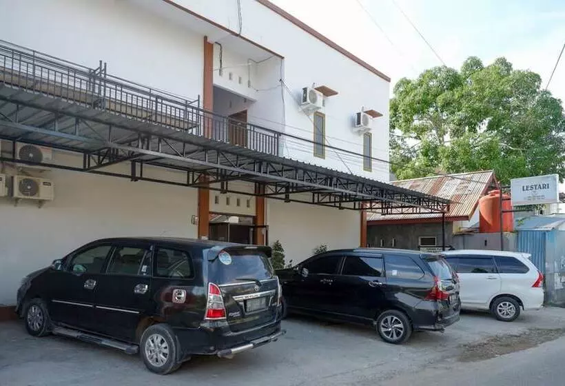 Hotelli Reddoorz Near Pasar Baru Mamuju