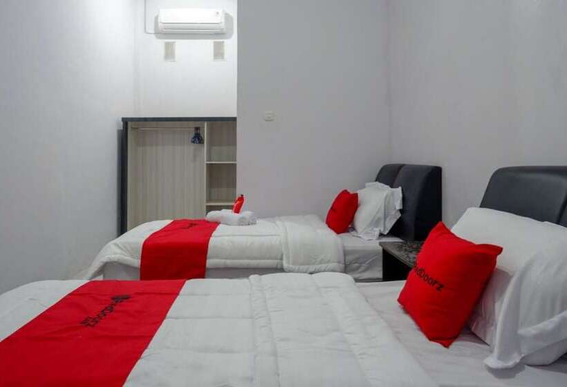 Hotel Reddoorz Near Pasar Baru Mamuju